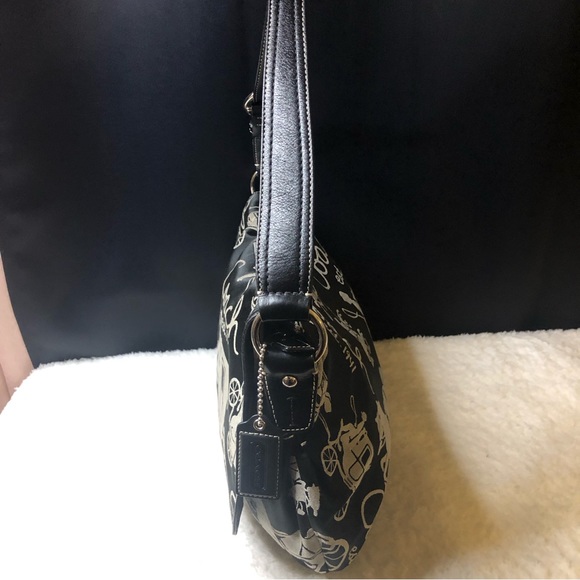Coach Beautiful Horse & Carriage Cargo Flap Handbag F14888 Like New Condition - Picture 3 of 12